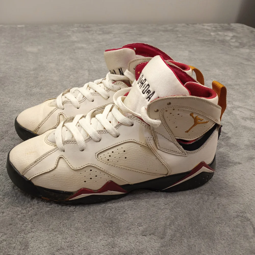 Jordan Men's White and Red Sneakers Size 6Y - Picture 1 of 10